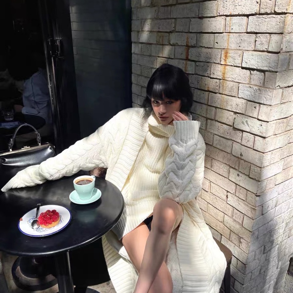 New - Picture 2 of 2